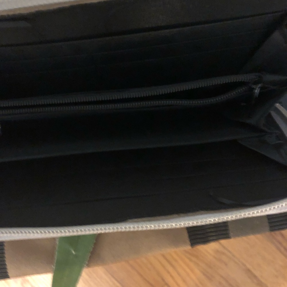 Wallet - Picture 2 of 4